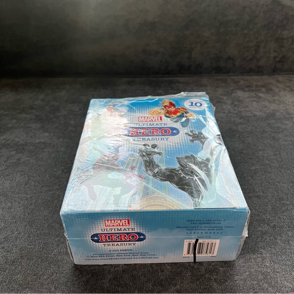 NEW Marvel Ultimate Hero Treasury Book Set - Picture 3 of 6